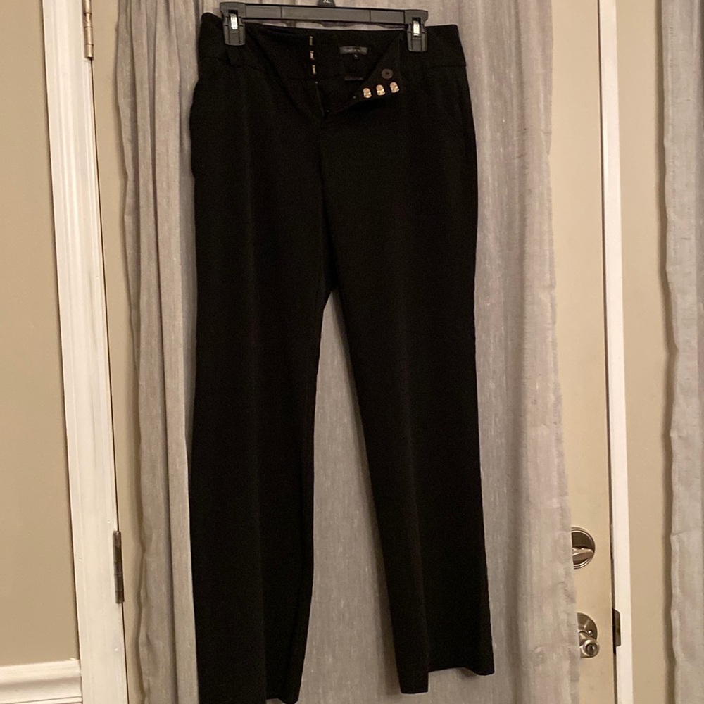 Daisy Fuentes black slacks